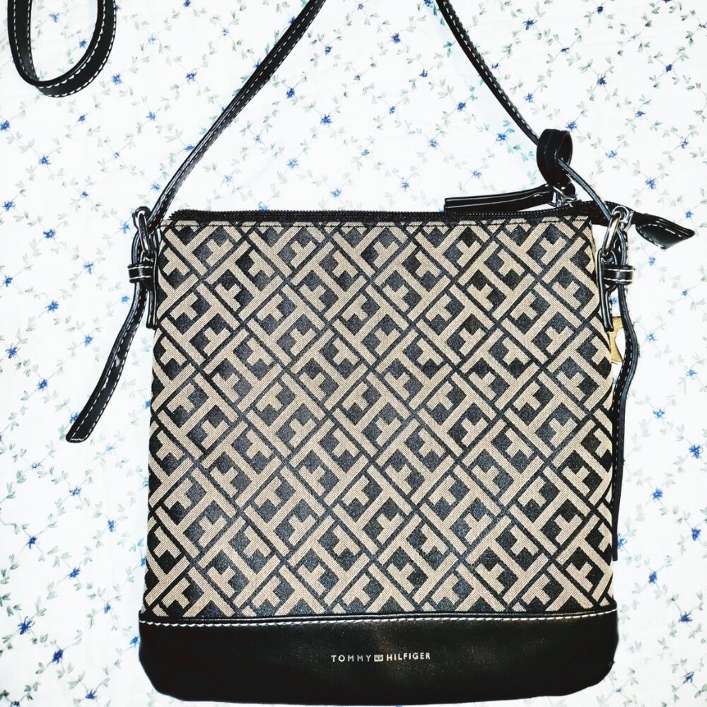 Tommy Hilfiger Crossbody Purse